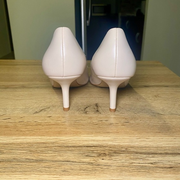 H&M Nude Kitten Heels – Size 9 US / Color Nude/ Like New - Picture 2 of 4